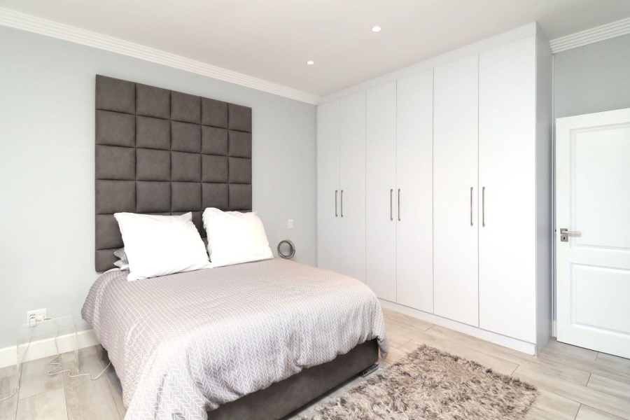 2 Bedroom Property for Sale in Oakdale Western Cape